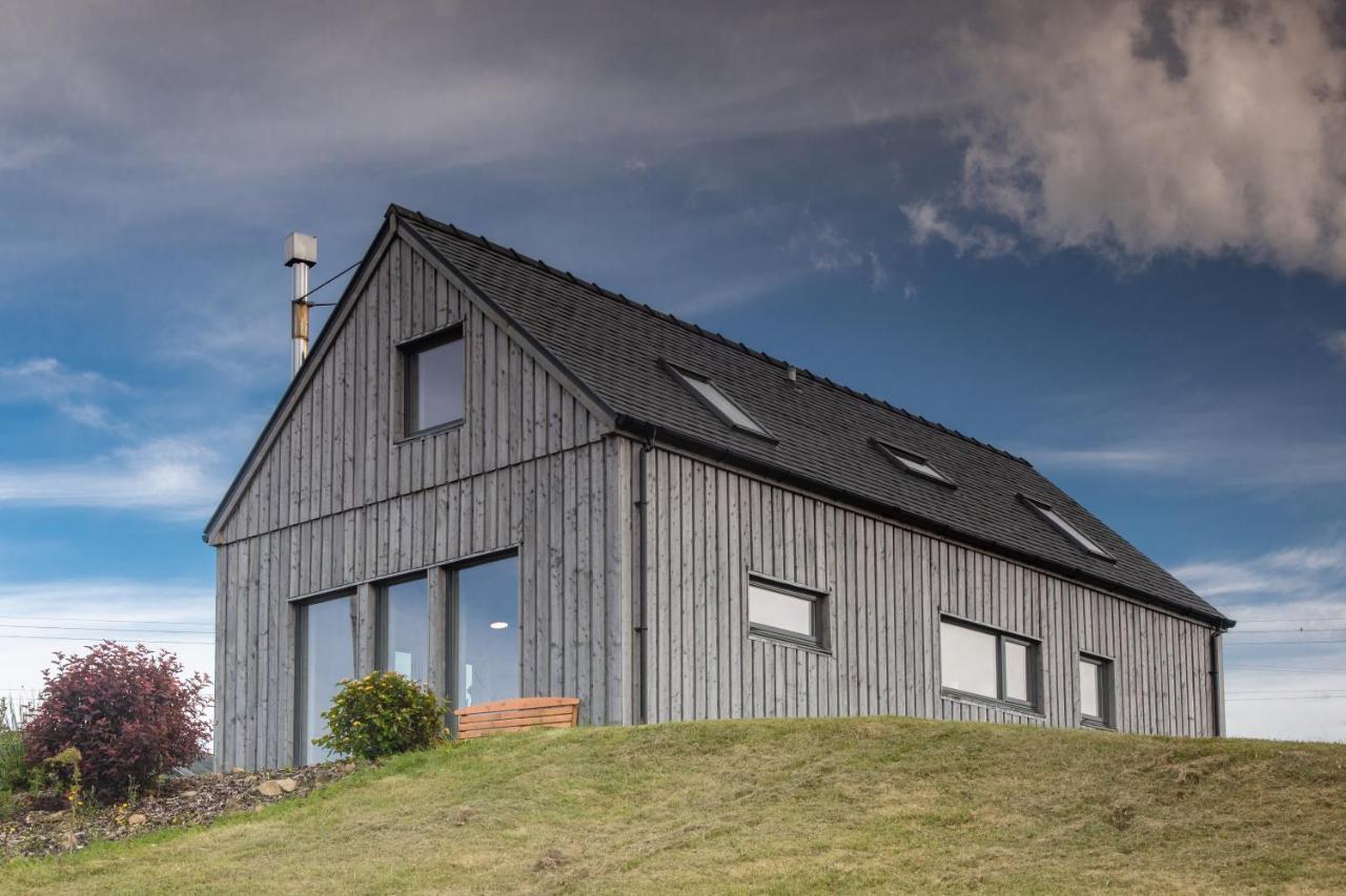 Cuillrigh - Luxury House, Loch & Mountain Views Villa Portree Bagian luar foto