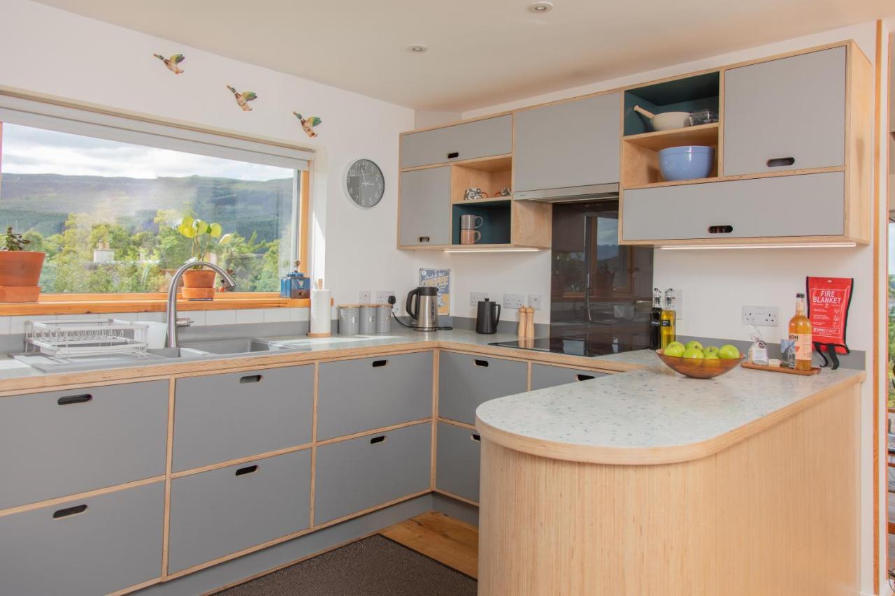Cuillrigh - Luxury House, Loch & Mountain Views Villa Portree Bagian luar foto